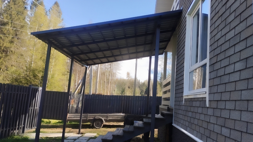 Навес-пристрой к дому с кровлей из профнастила Навес-пристрой к дому с кровлей из профнастила